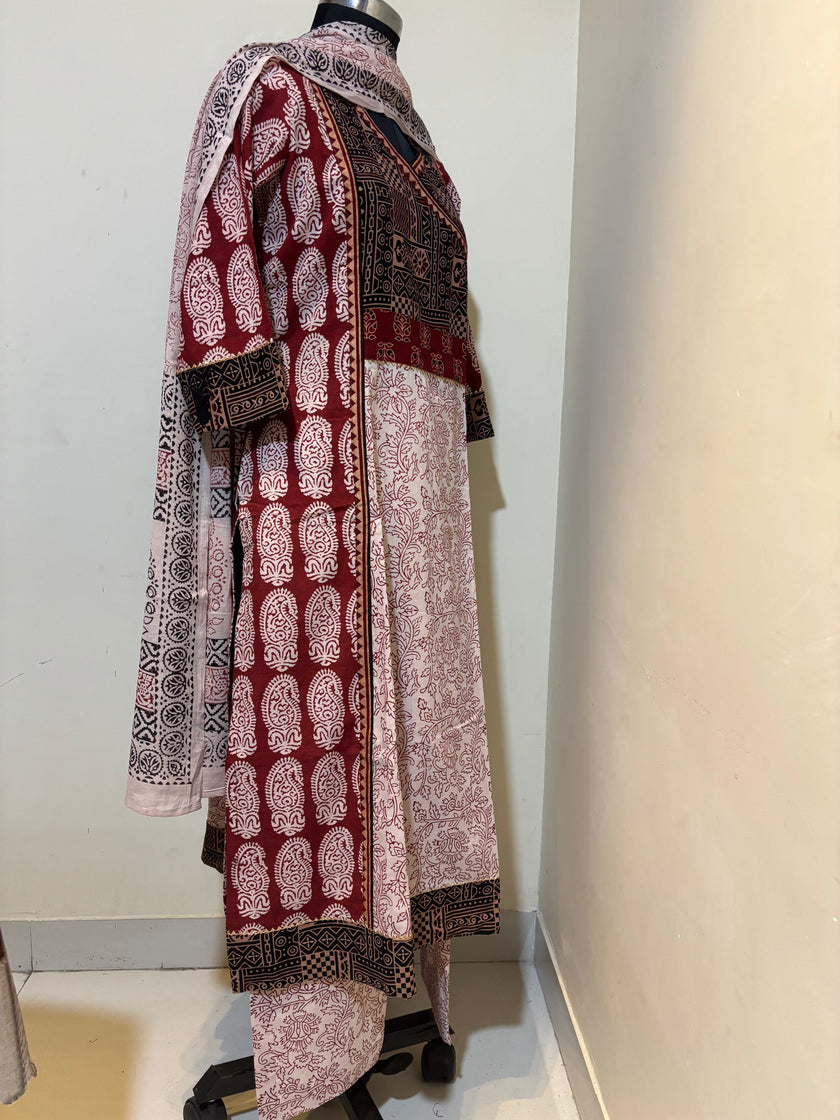 Cotton 3-Piece Suit Bag Print ( White & Red Designer Suits )