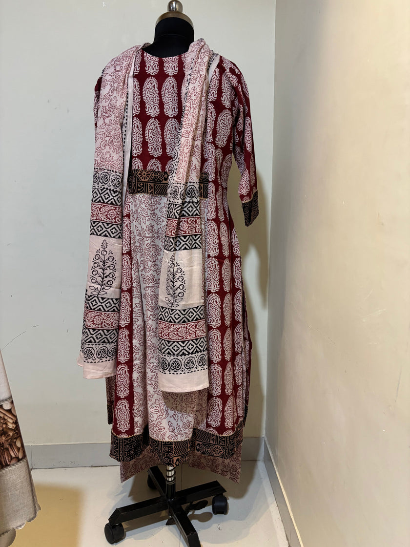 Cotton 3-Piece Suit Bag Print ( White & Red Designer Suits )